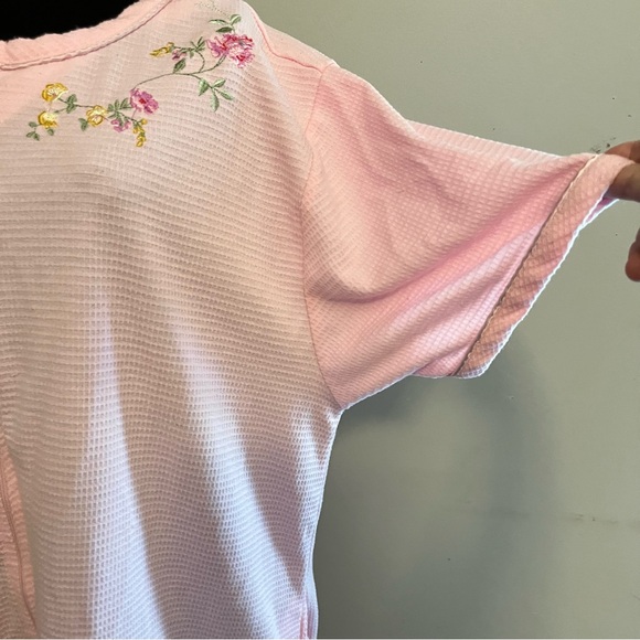 U4 Pink zip up Robe waffle fabric embroidered floral calf length Sz M/L? - Picture 3 of 5